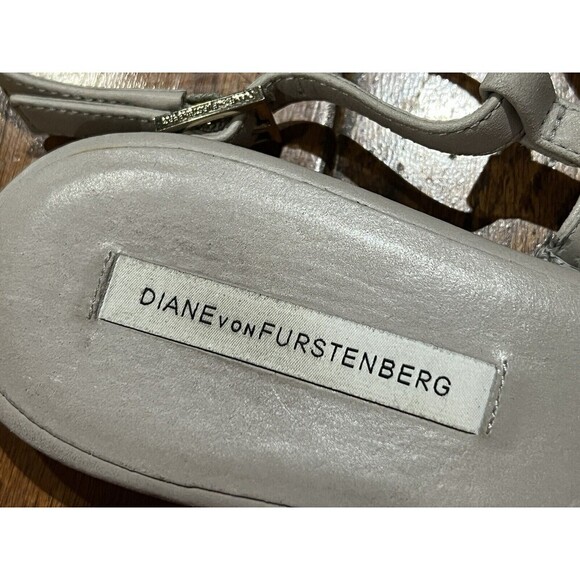 DIANE VON FURSTENBERG GREY JEWEL STONE THONG ANKLE STRAP SANDALS - Picture 4 of 9